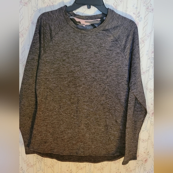 Climate Right Cuddle Duds Large Camo Gray Long Sleeve Tee Finger Hole in Sleeve - Picture 1 of 4